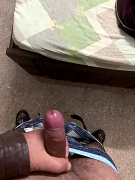 Snapshot of Hotguyforfun chatting on 12.04.25 Hotguyforfun online show from 12.04.25