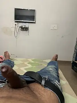 Snapshot of Hotguyforfun chatting on 12.05.25 Hotguyforfun online show from 12.05.25