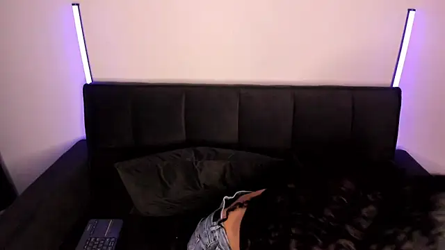 Alynn Bri  online show from 02.10.26