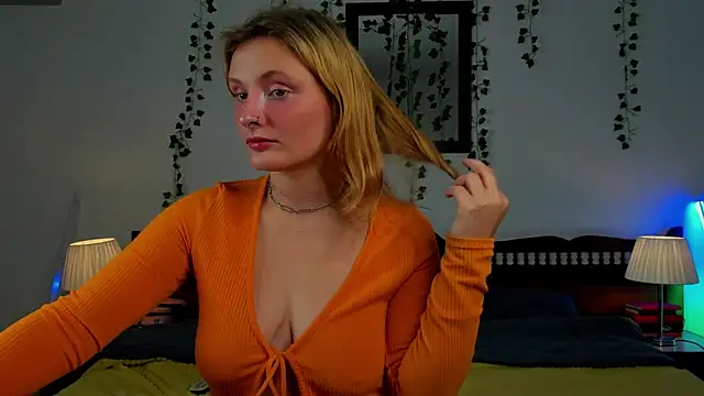 Ariana Spring online show from 09.11.25