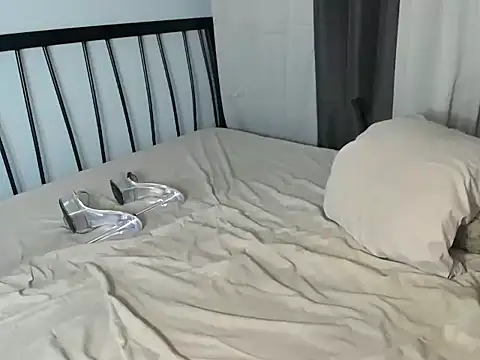 Snapshot of Beautyful_lustx chatting on 11.15.25 Beautyful lustx online show from 11.15.25