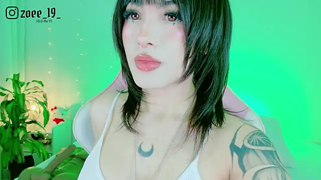 Snapshot of cuteezoe chatting on 05.04.26 cuteezoe online show from 05.04.26