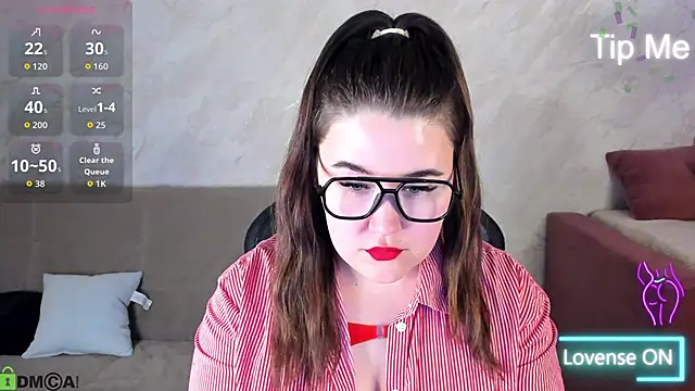 Snapshot of Tara_Torres chatting on 09.18.25 Tara Torres online show from 09.18.25