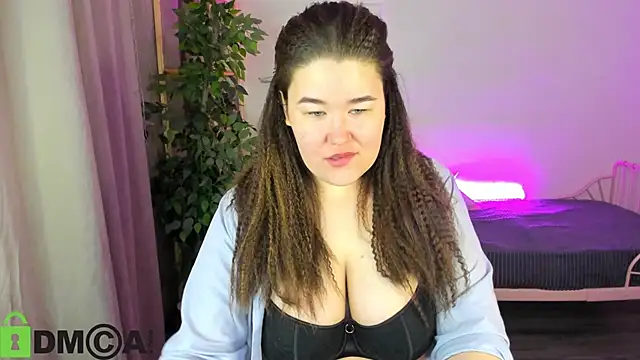 Snapshot of Tara_Torres chatting on 11.30.25 Tara Torres online show from 11.30.25