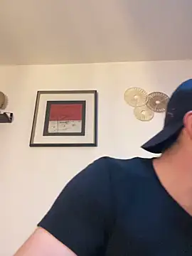 Snapshot of madmiki chatting on 11.15.25 madmiki online show from 11.15.25