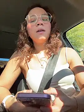 Snapshot of Mrs_MrLove chatting on 12.16.25 Mrs MrLove online show from 12.16.25