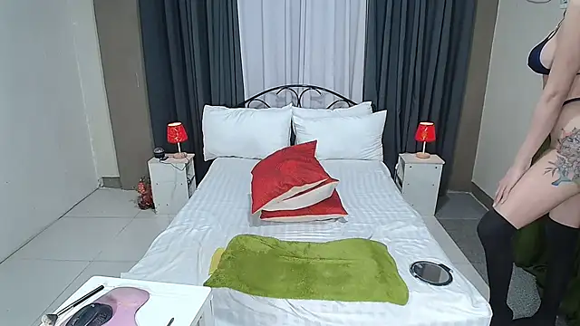 petitetsbigloads online show from 01.10.26