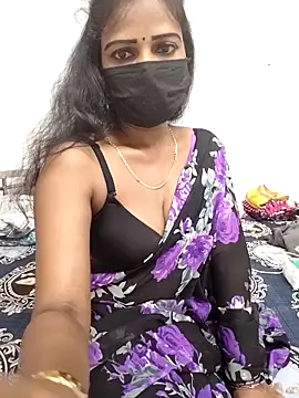 Snapshot of Misss-julli chatting on 09.13.25 Misss-julli online show from 09.13.25