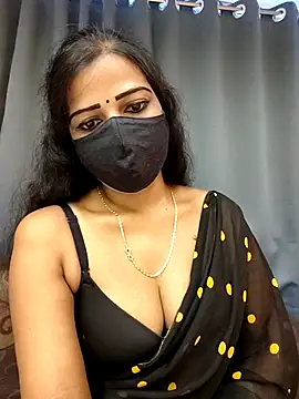 Snapshot of Misss-julli chatting on 09.23.25 Misss-julli online show from 09.23.25