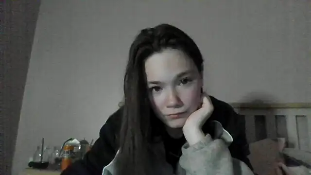 Snapshot of SexyKatiex chatting on 12.21.25 SexyKatiex online show from 12.21.25