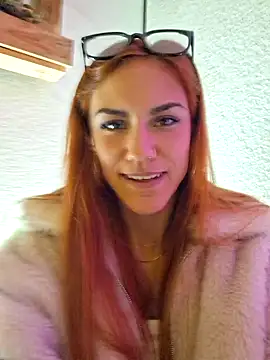 SlimBellaa online show from 10.22.25