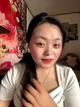 Snapshot of Julia-Elsa chatting on 10.03.25 Julia-Elsa online show from 10.03.25