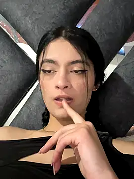 Snapshot of LiaCollings chatting on 10.19.25 LiaCollings online show from 10.19.25