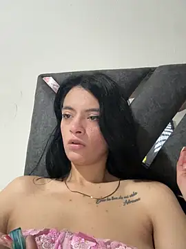 Snapshot of LiaCollings chatting on 11.18.25 LiaCollings online show from 11.18.25