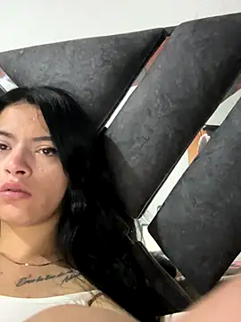 Snapshot of LiaCollings chatting on 11.26.25 LiaCollings online show from 11.26.25