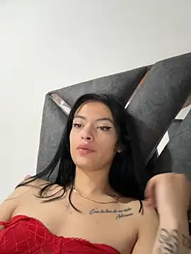 Snapshot of LiaCollings chatting on 11.30.25 LiaCollings online show from 11.30.25