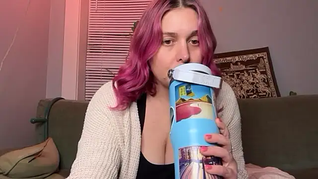 Snapshot of KandyHart chatting on 11.14.25 KandyHart online show from 11.14.25