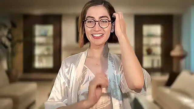 Snapshot of rousseblossom chatting on 10.20.25 rousseblossom online show from 10.20.25