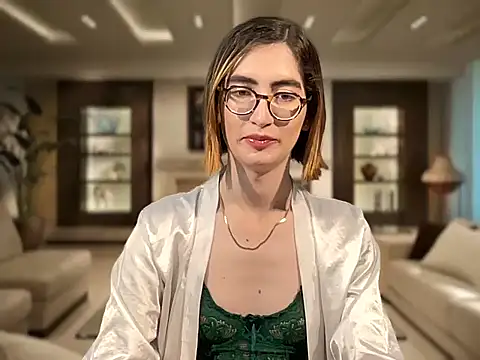 Snapshot of rousseblossom chatting on 11.04.25 rousseblossom online show from 11.04.25