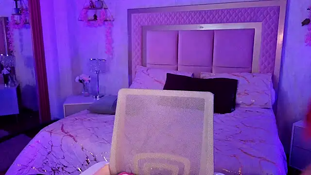 AlanaOdison online show from 11.12.25