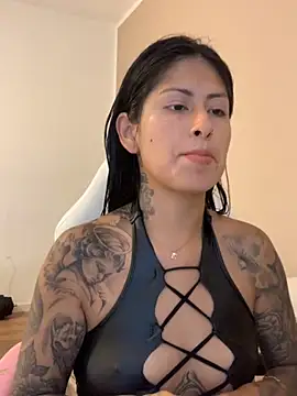 Snapshot of mrskarmaa chatting on 10.29.25 mrskarmaa online show from 10.29.25