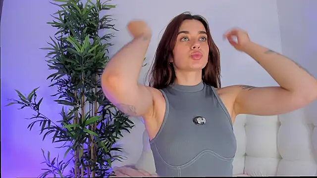 MissLana77 online show from 10.10.25