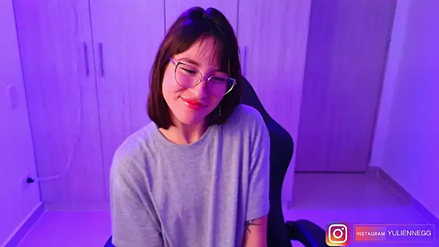 Snapshot of Yulienneg chatting on 10.01.25 Yulienneg online show from 10.01.25