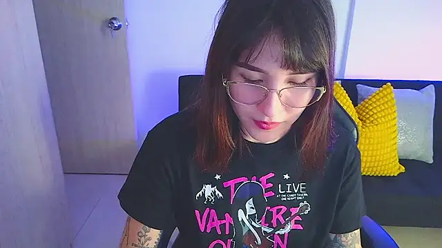 Snapshot of Yulienneg chatting on 02.01.26 Yulienneg online show from 02.01.26