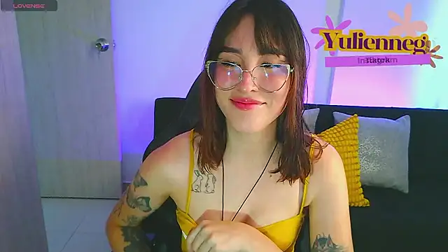 Snapshot of Yulienneg chatting on 02.03.26 Yulienneg online show from 02.03.26