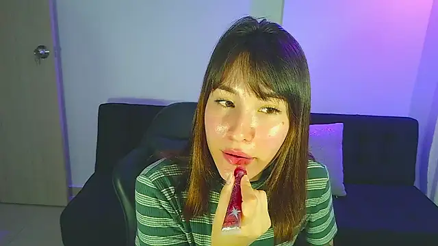 Snapshot of Yulienneg chatting on 02.28.26 Yulienneg online show from 02.28.26