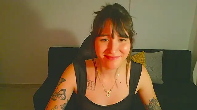 Snapshot of Yulienneg chatting on 03.07.26 Yulienneg online show from 03.07.26