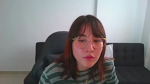 Snapshot of Yulienneg chatting on 03.09.26 Yulienneg online show from 03.09.26