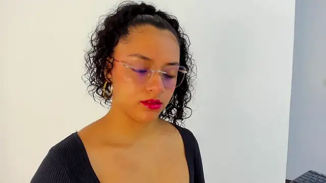 Snapshot of Angellit_Afrodita_ chatting on 10.27.25 Angellit Afrodita online show from 10.27.25