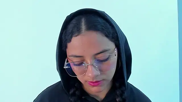 Snapshot of Angellit_Afrodita_ chatting on 10.30.25 Angellit Afrodita online show from 10.30.25