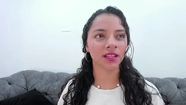 Snapshot of Angellit_Afrodita_ chatting on 11.25.25 Angellit Afrodita online show from 11.25.25