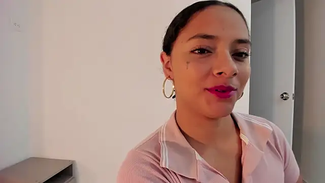 Snapshot of Angellit_Afrodita_ chatting on 12.15.25 Angellit Afrodita online show from 12.15.25