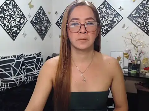 Snapshot of TheMISTRESSx69 chatting on 05.19.26 TheMISTRESSx69 online show from 05.19.26
