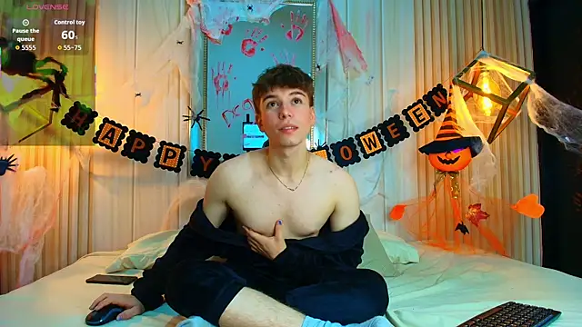 TaylerWhite online show from 10.26.25