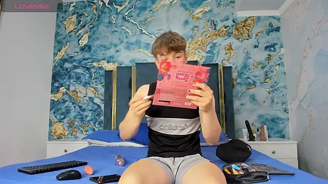 TaylerWhite online show from 12.01.25