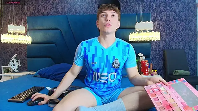 Snapshot of TaylerWhite chatting on 01.08.26 TaylerWhite online show from 01.08.26