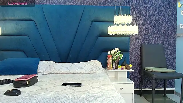 Snapshot of TaylerWhite chatting on 01.14.26 TaylerWhite online show from 01.14.26