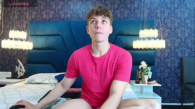 Snapshot of TaylerWhite chatting on 01.15.26 TaylerWhite online show from 01.15.26