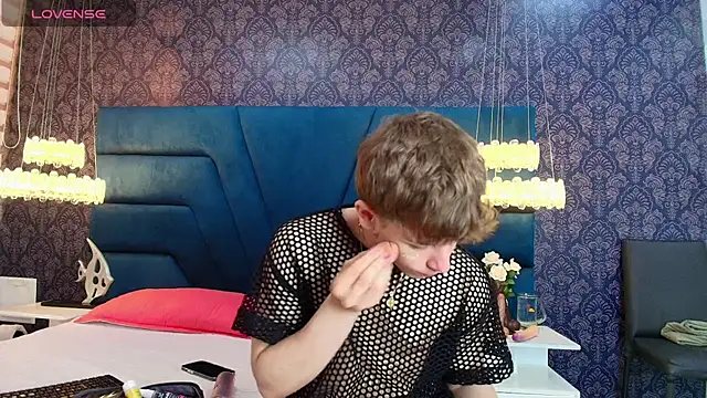 Snapshot of TaylerWhite chatting on 01.16.26 TaylerWhite online show from 01.16.26