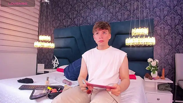 Snapshot of TaylerWhite chatting on 02.03.26 TaylerWhite online show from 02.03.26