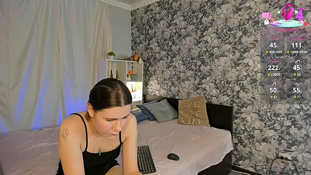 Laila Blarr online show from 10.22.25