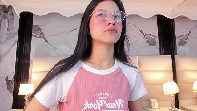 Sophie Calloway online show from 12.19.25