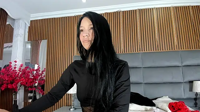 Sophie Calloway online show from 04.21.26
