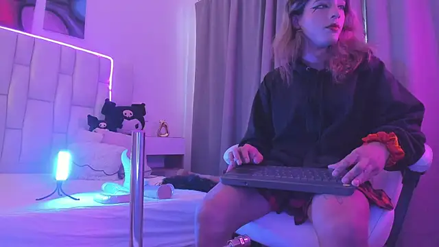 MilkWhore1 online show from 04.22.26