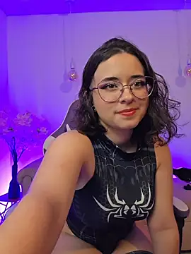 Snapshot of Mia_wee chatting on 02.19.26 Mia wee online show from 02.19.26