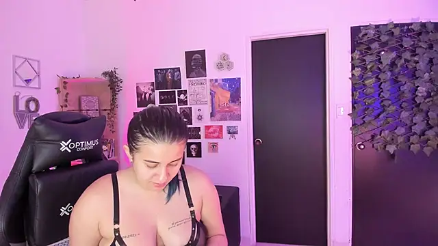 Snapshot of Lana_Herondale chatting on 11.23.25 Lana Herondale online show from 11.23.25